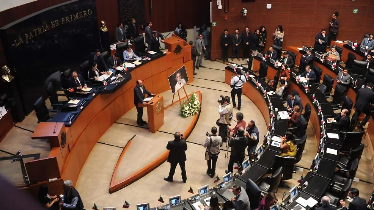 homenaje francisco toledo senado mauricio huizar (2)